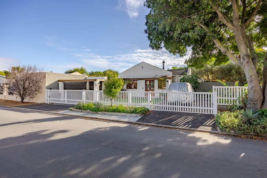 3 Bedroom Property for Sale in Edgemead Western Cape